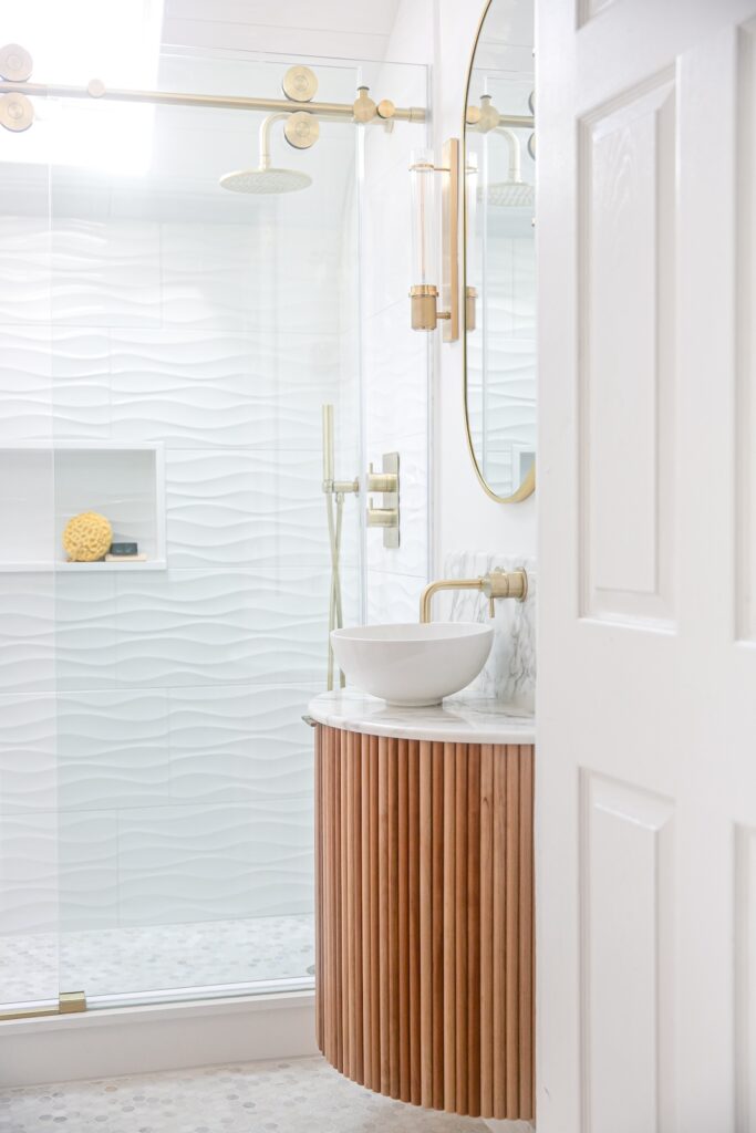 bathroom design gold accents