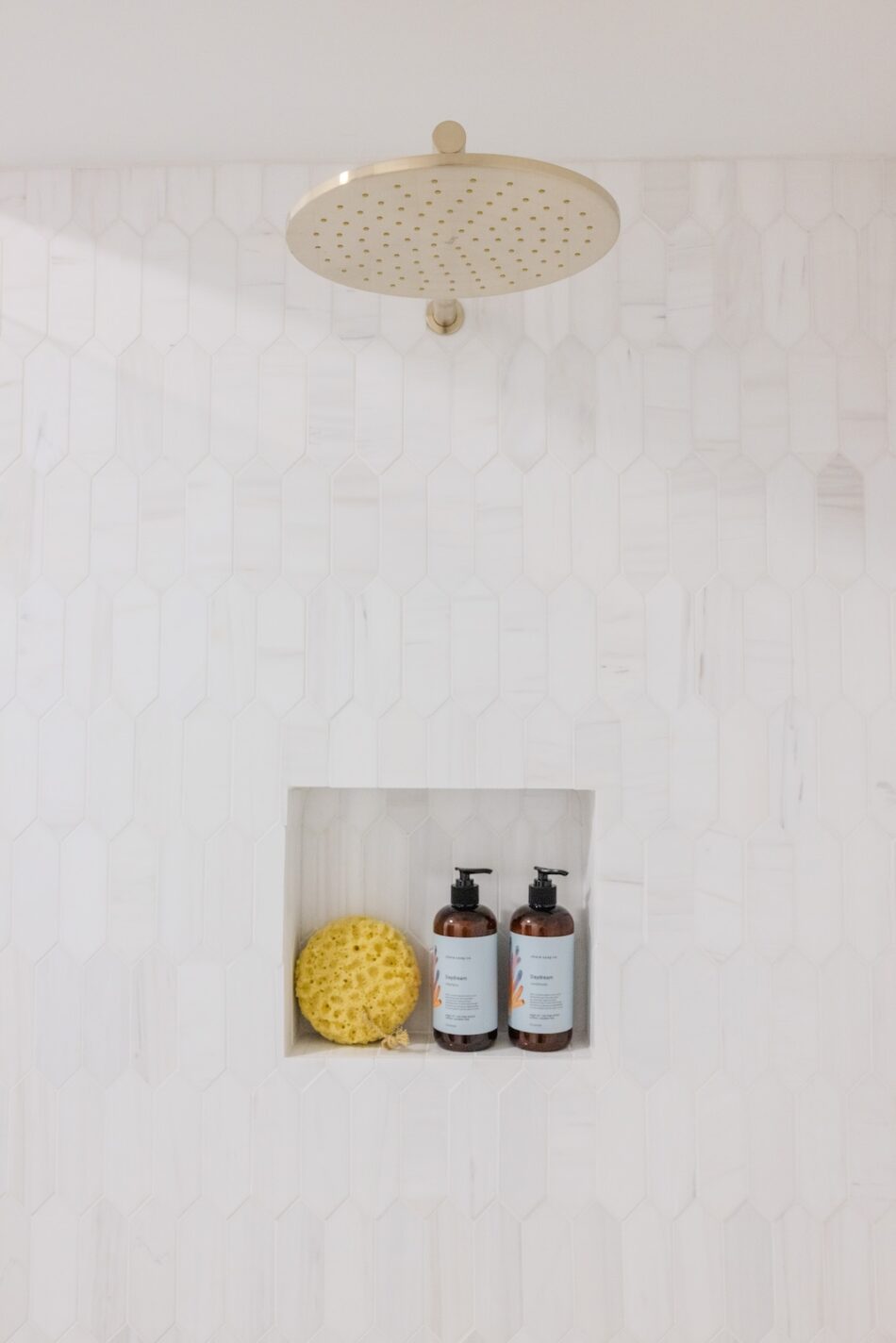 shower-shelf-tile-detail