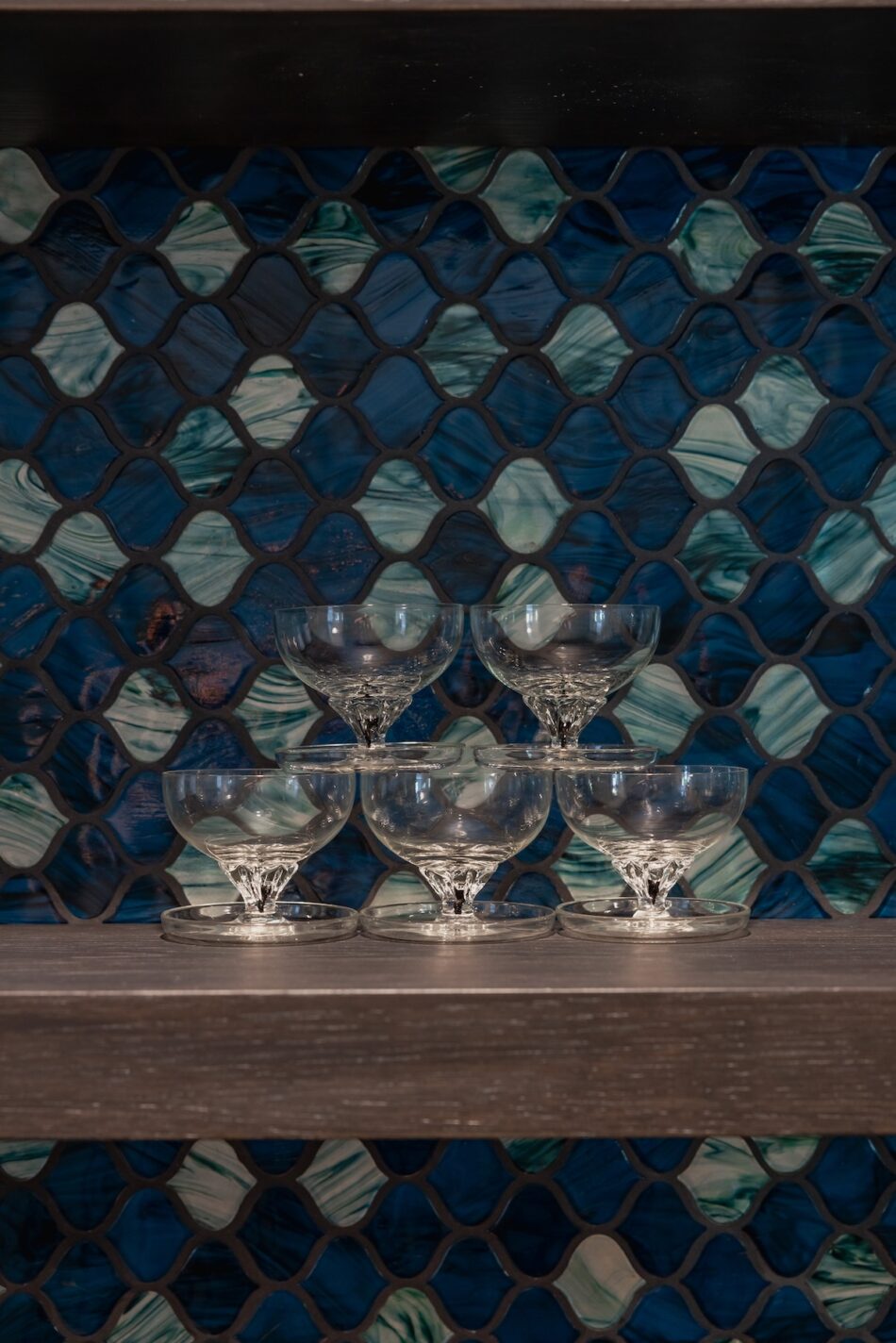 drink-glasses-tower-stacked-glassware