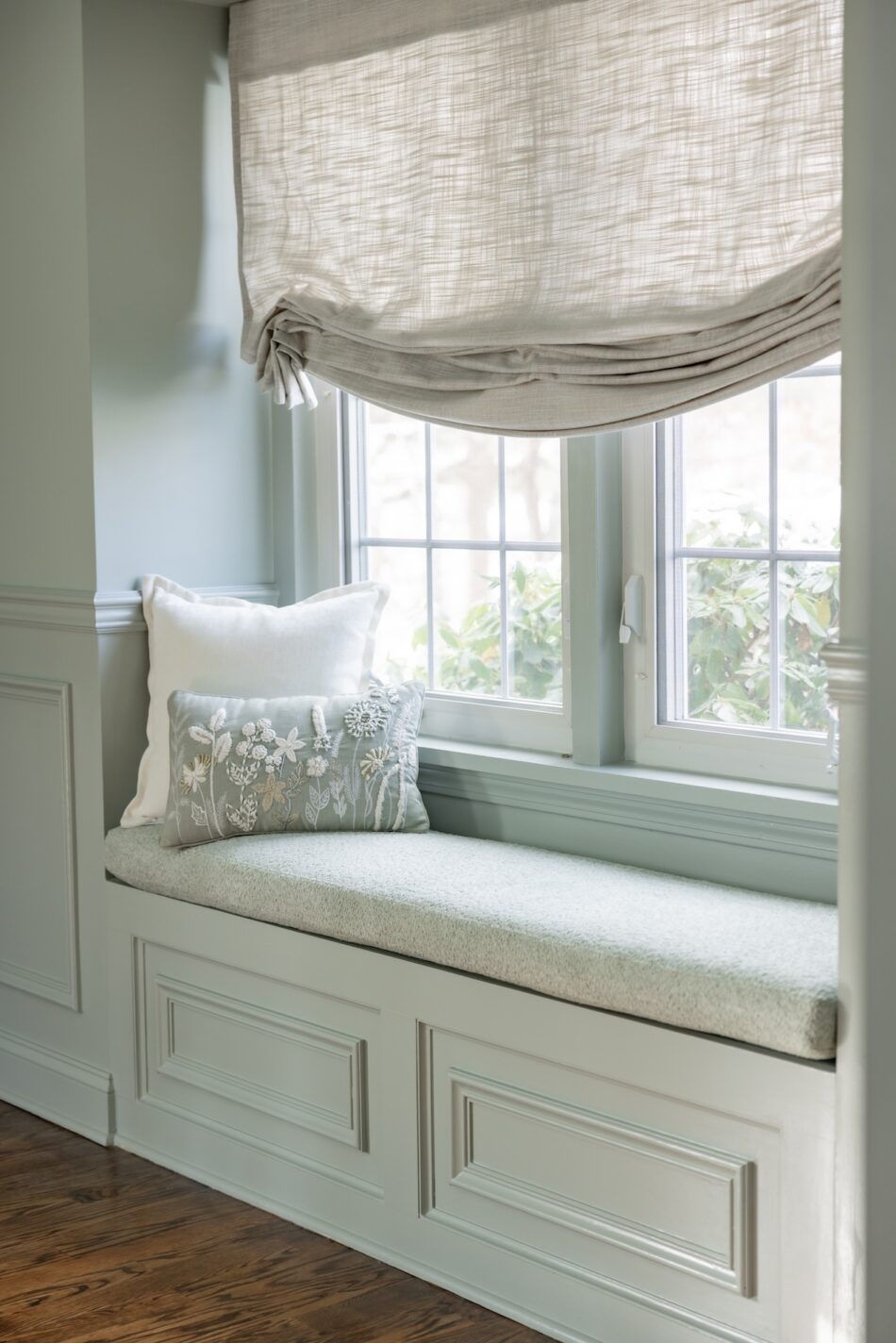 living-room-bench-seat-built-in-ridgefield-ct