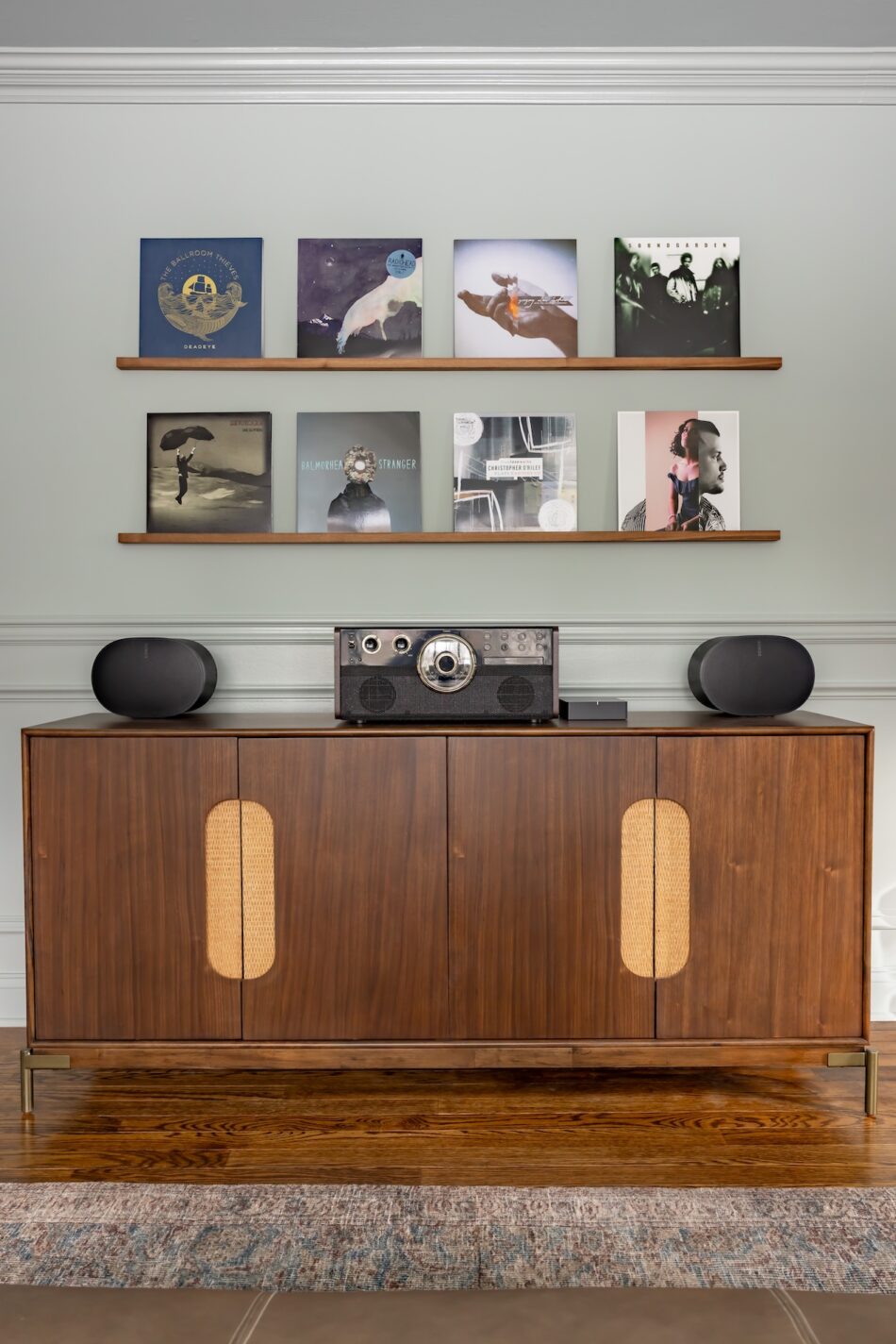 living-room-vinyl-record-display