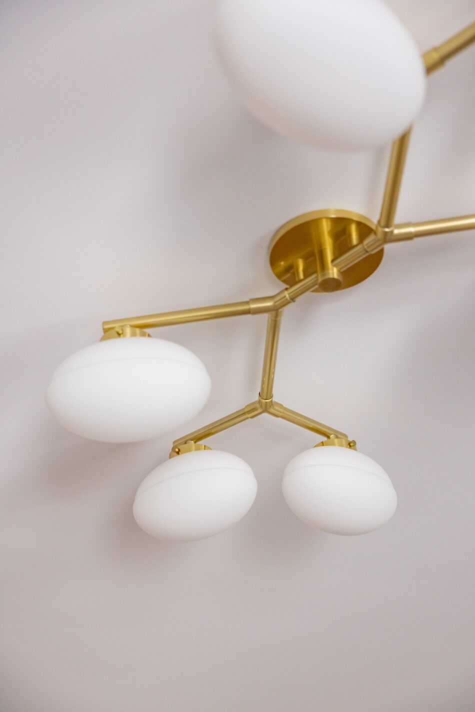 living-room-lighting-fixture-detail-gold