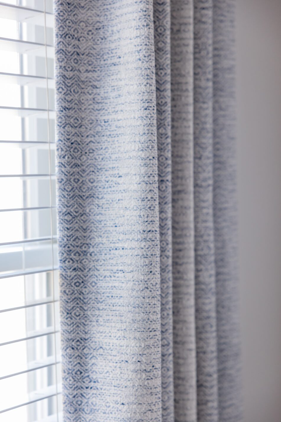 primary-bedroom-window-treatments-rebecca-staub