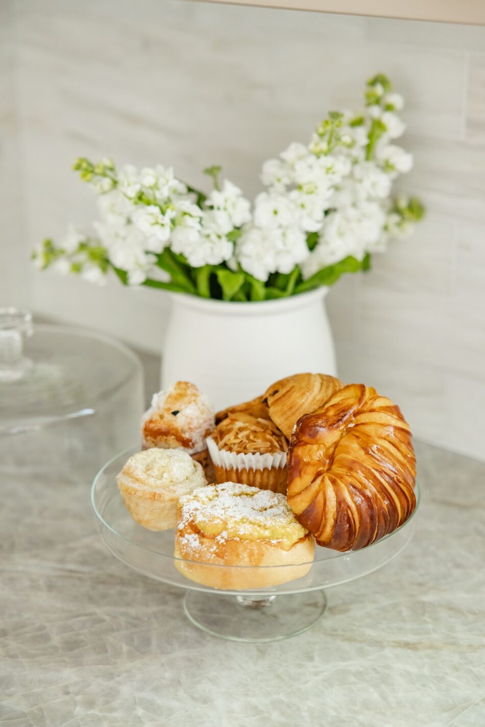 baked-goods-on-glass-tray-stand