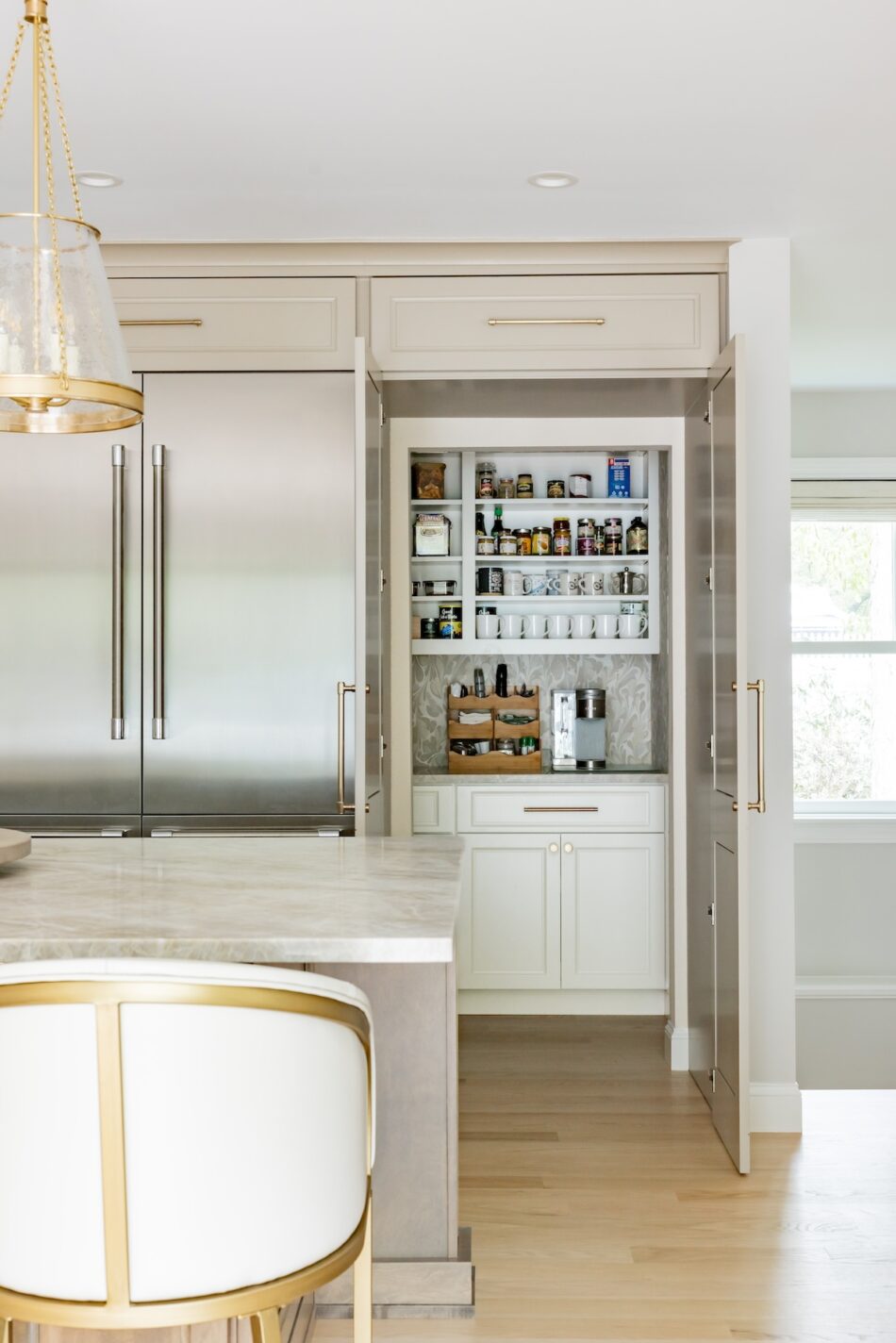 danbury-ct-pantry-and-coffee-bar-design