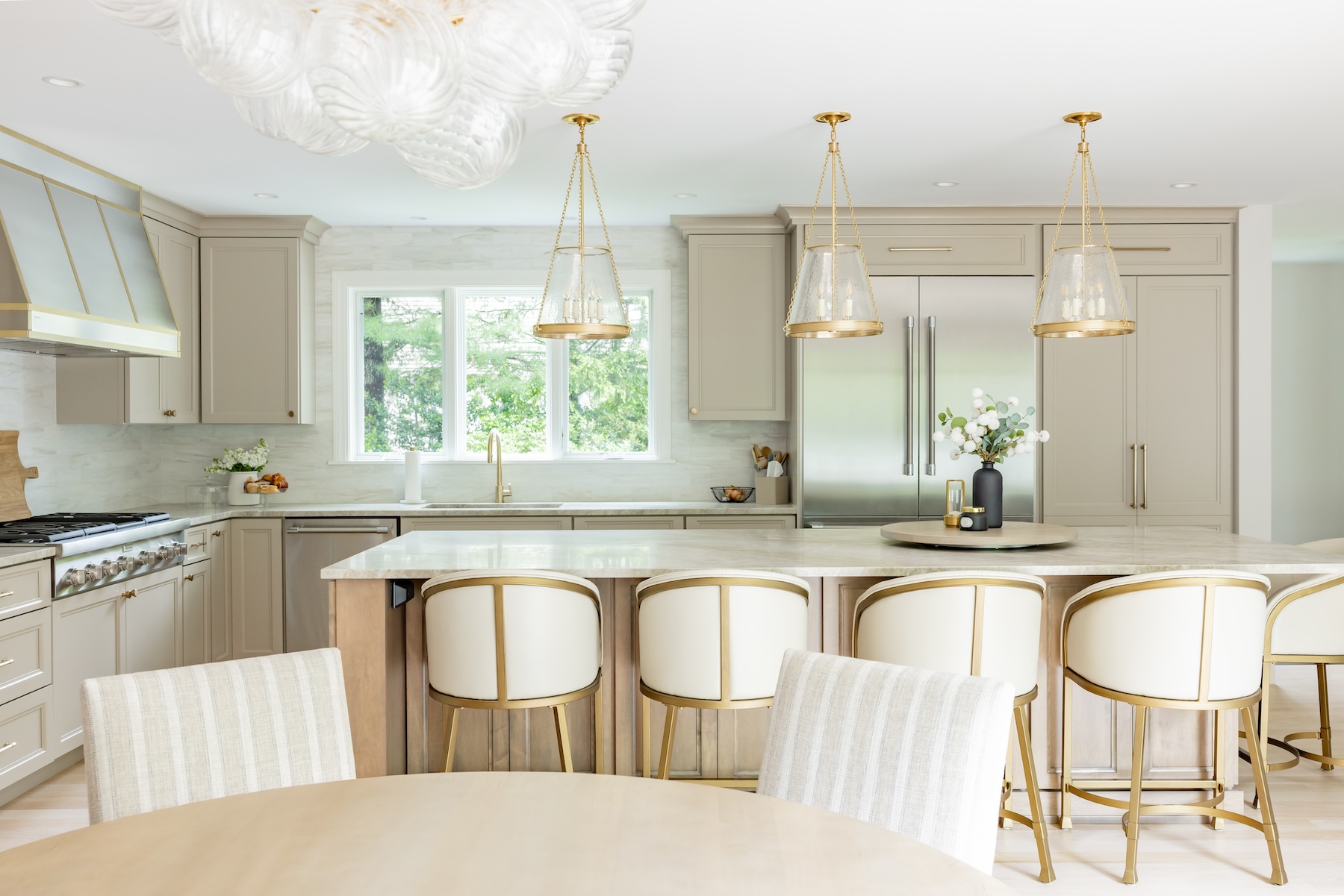 kitchen-design-white-beige-cream-color-palette